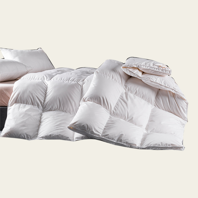 Hvit lys gåsefjæreteppe